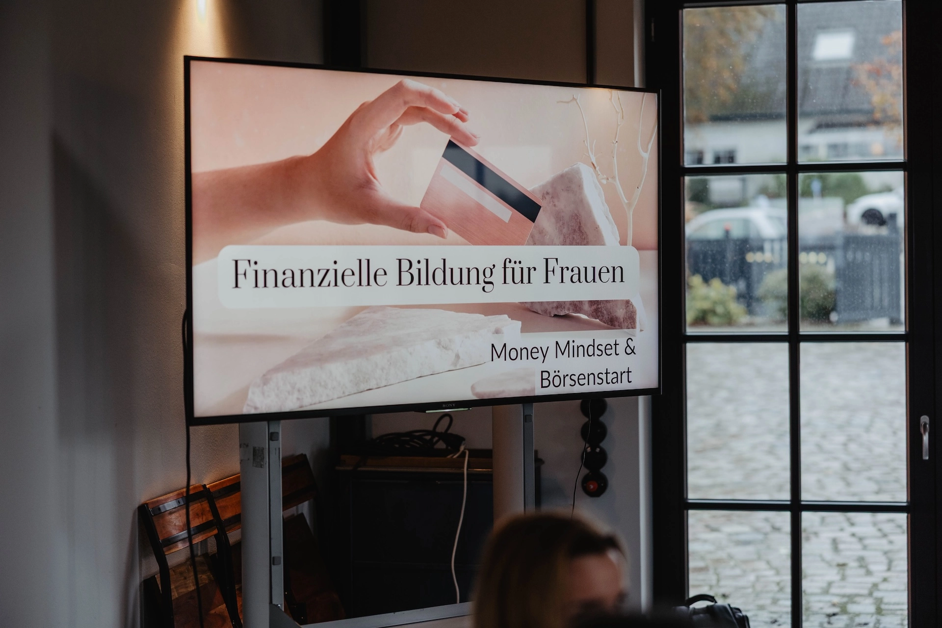 Carina-Isenberg-Female-Investment-Academy-Börsen-Aktien-Coaching-Mentoring-fuer-Frauen31